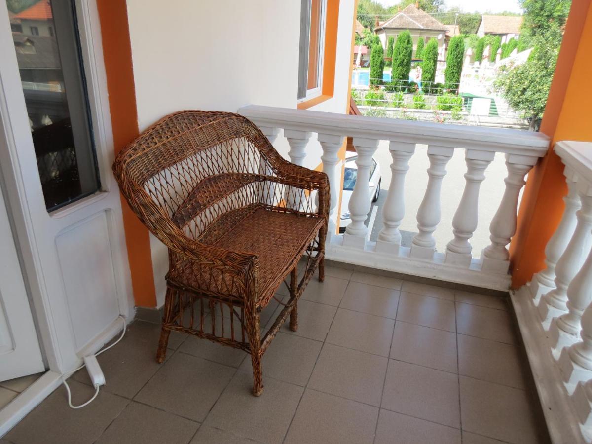 Pensiunea Cetina Brad  Exterior foto